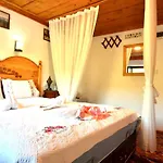 Sirincem Gazde/Camere de închiriat *