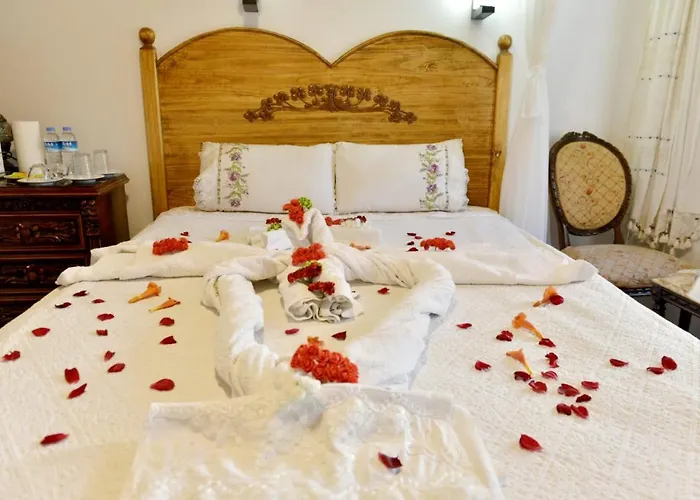 Sirincem Gazde/Camere de închiriat *