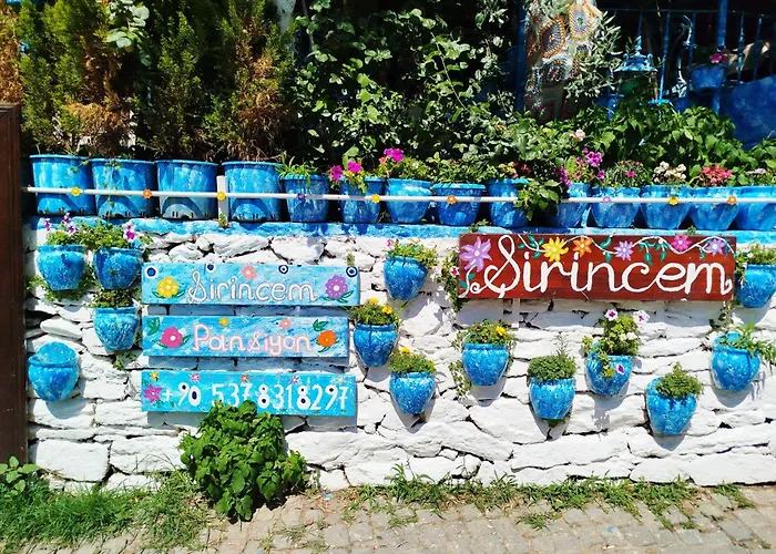 Sirincem Gazde/Camere de închiriat *