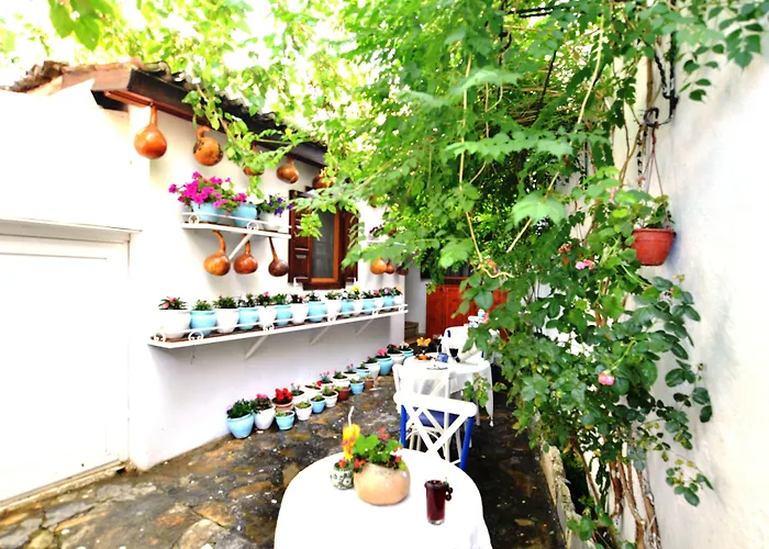 Sirincem Gazde/Camere de închiriat