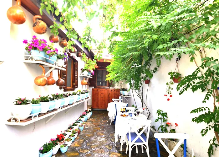 Sirincem Gazde/Camere de închiriat *