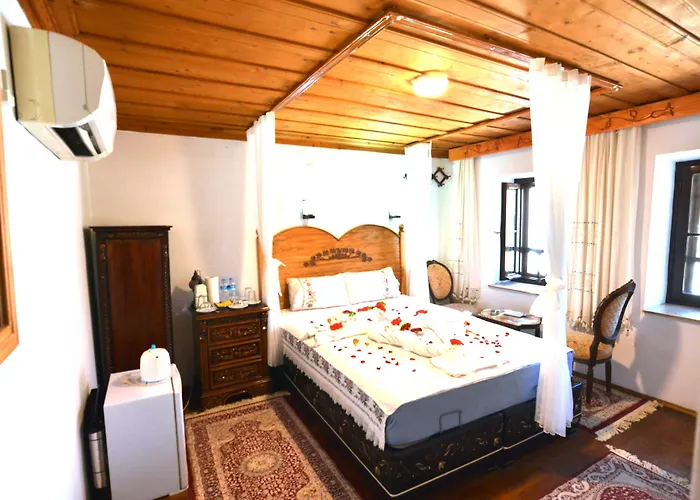 Sirincem Gazde/Camere de închiriat